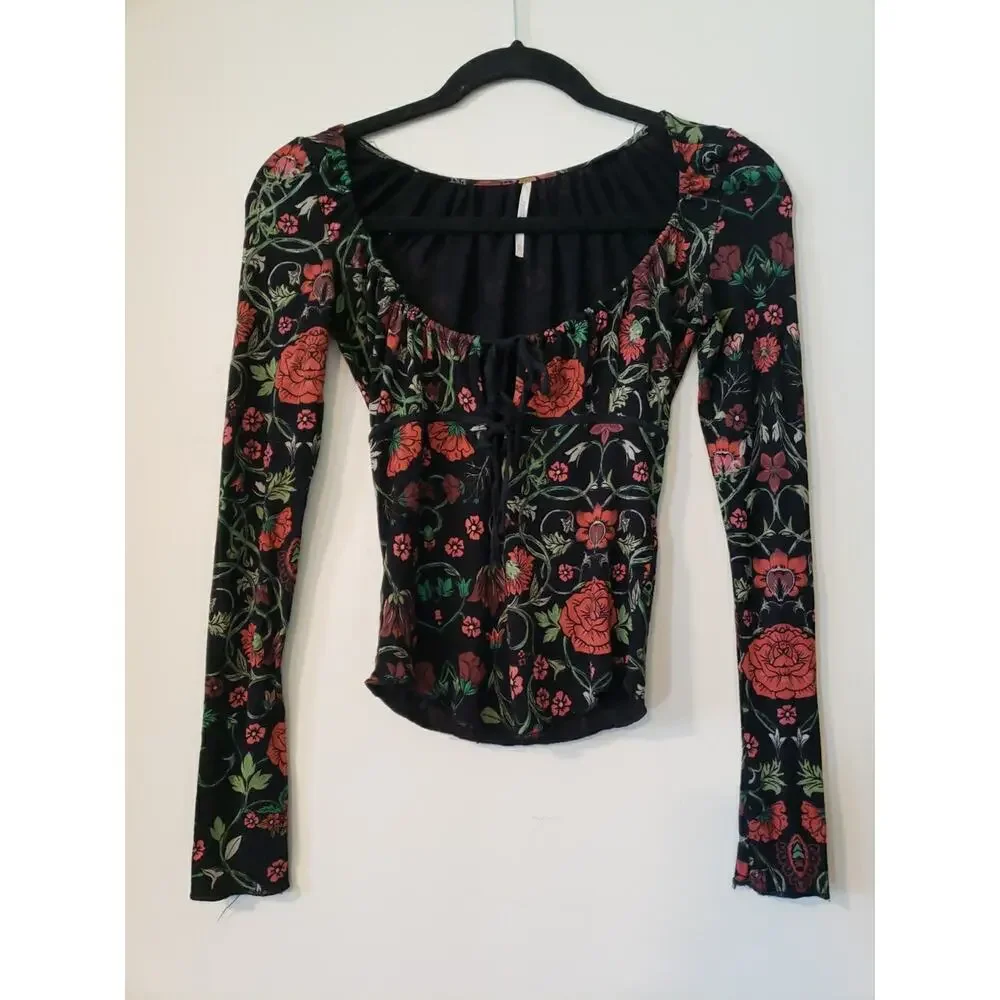 Free People Make It Easy Top in Dark Knight Floral Dark Knight Sz XS Flaw (V5